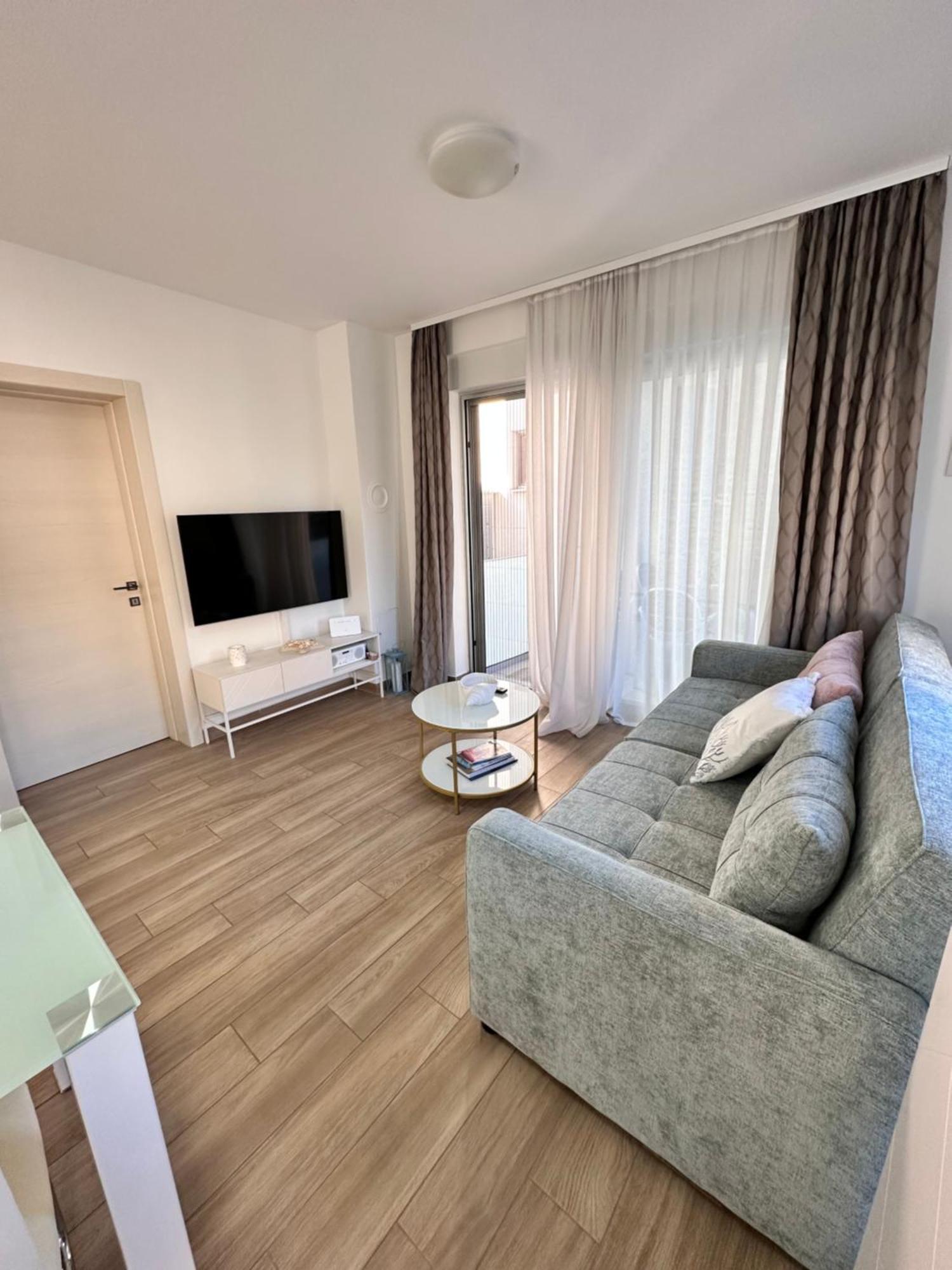 Love Borik Apartment 扎达尔 外观 照片